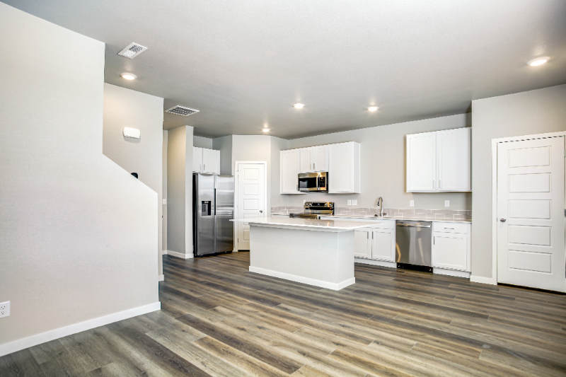 337 Molinar St - Photo 3 of 16