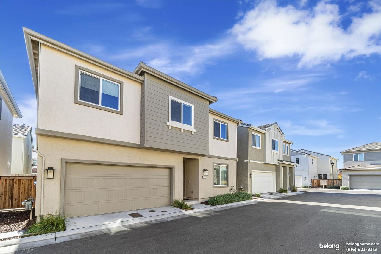 1654 Bronzewick Ln - Photo 2 of 24