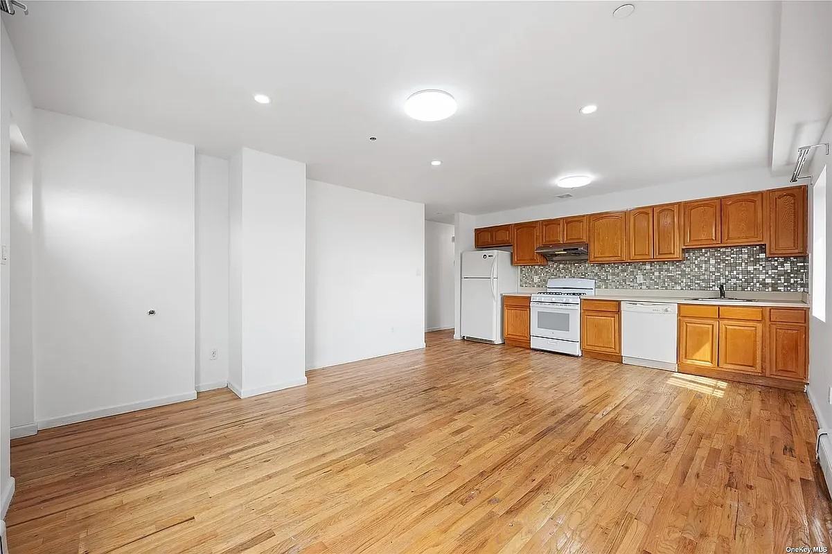 1822 Hart Street #2 - Photo 3 of 9