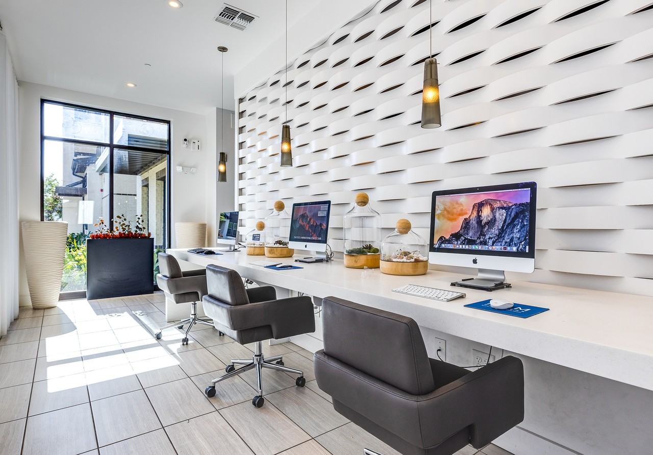 Nine12 Gateway Apartments - Photo 7 of 35