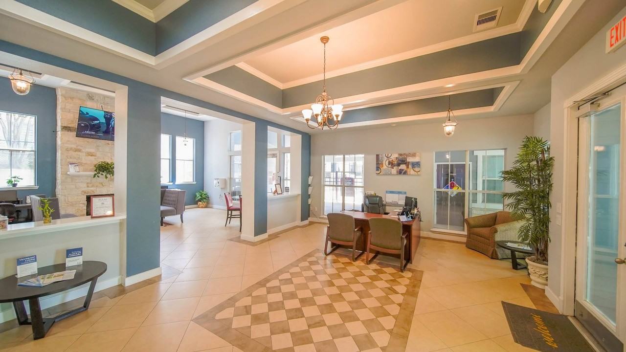 SoCo Park Apartments - Photo 7 of 31