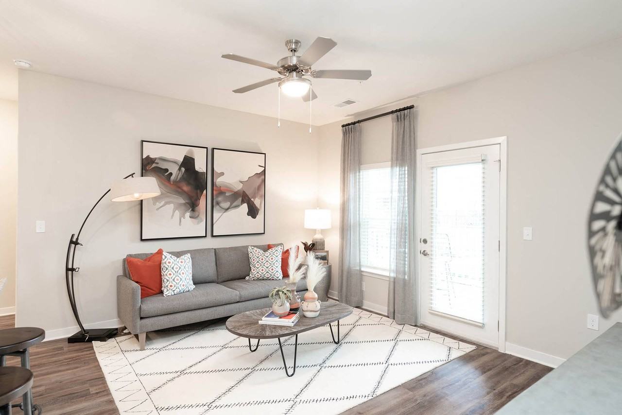 Vintage Hunters Crossing Apartments - Photo 6 of 50