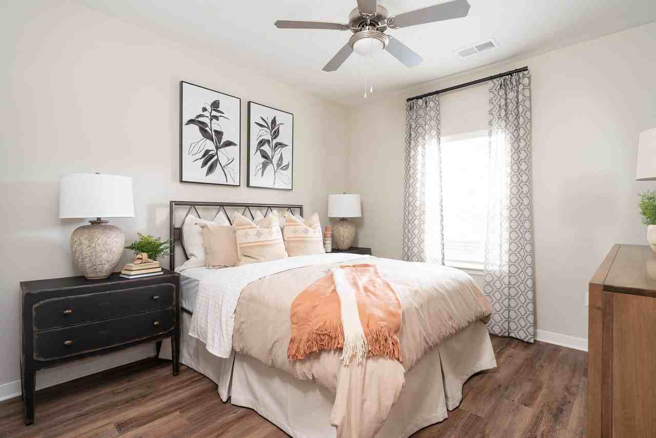 Vintage Hunters Crossing Apartments - Photo 7 of 50