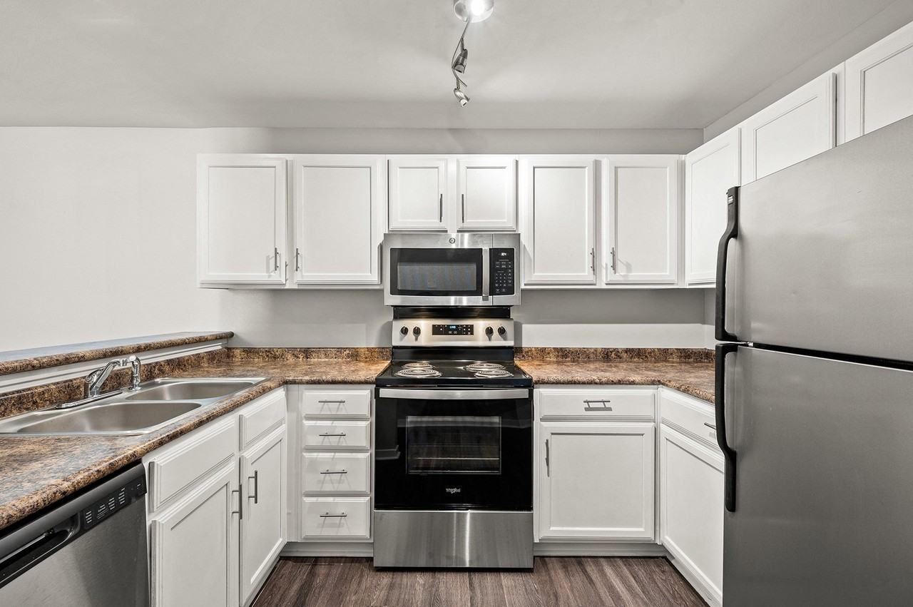 Ashford Place - Photo 3 of 23