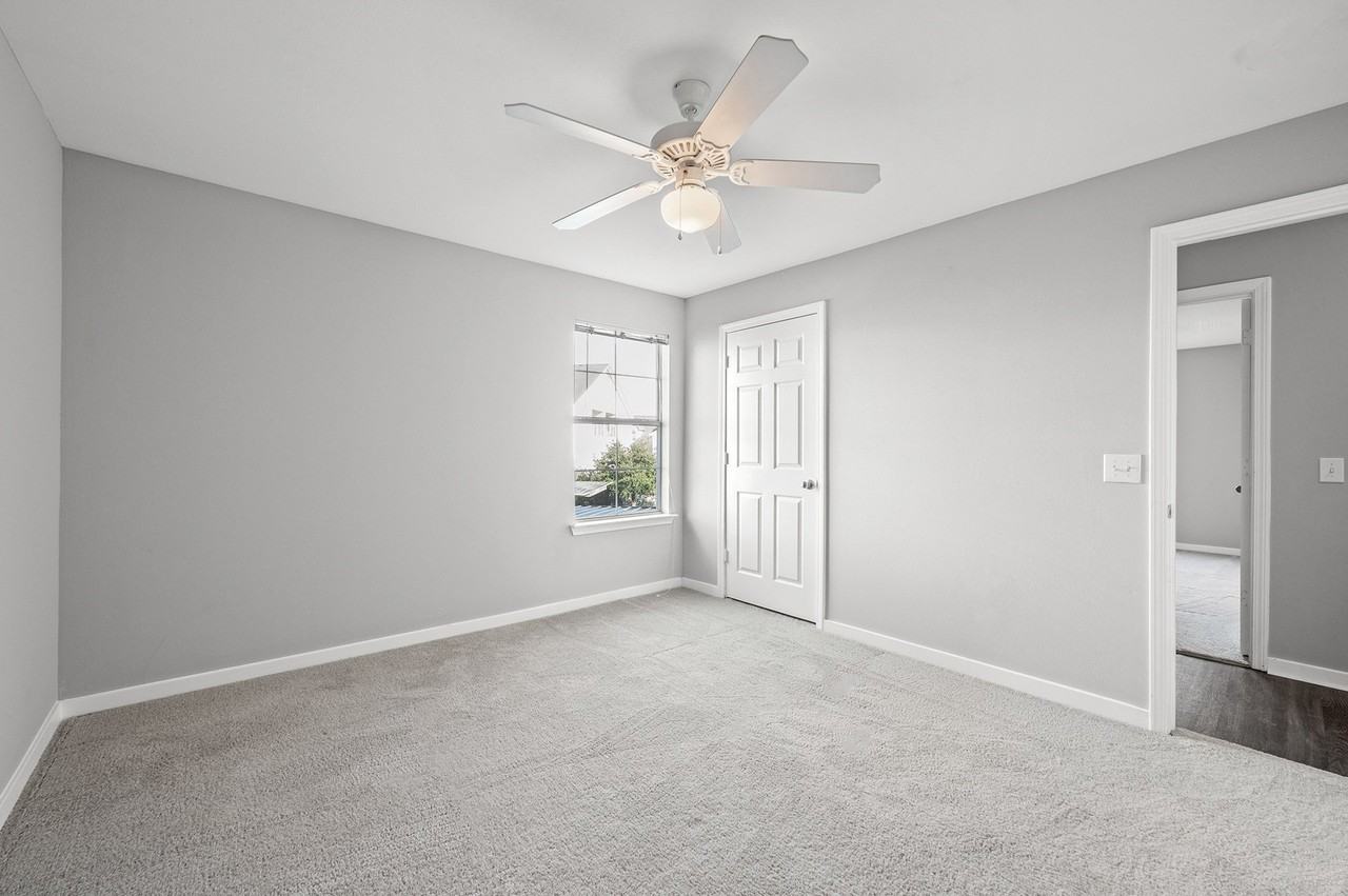 Ashford Place - Photo 7 of 23