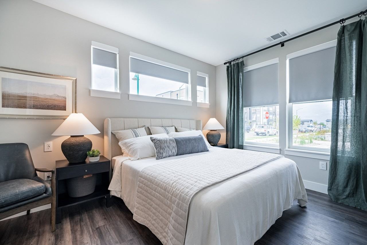 19th and Graf Apartments - Photo 6 of 25