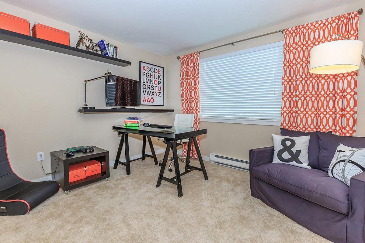 Peloton Apartments - Photo 7 of 29