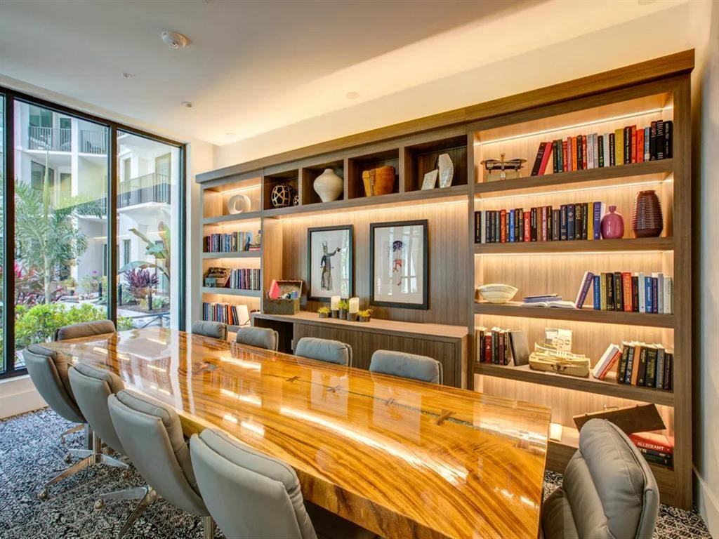 Altis Grand Central - Photo 7 of 33