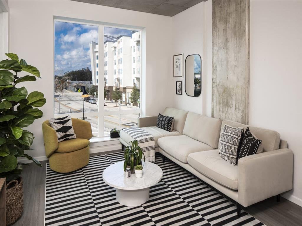 The Julian Orlando Apartments - Photo 5 of 19