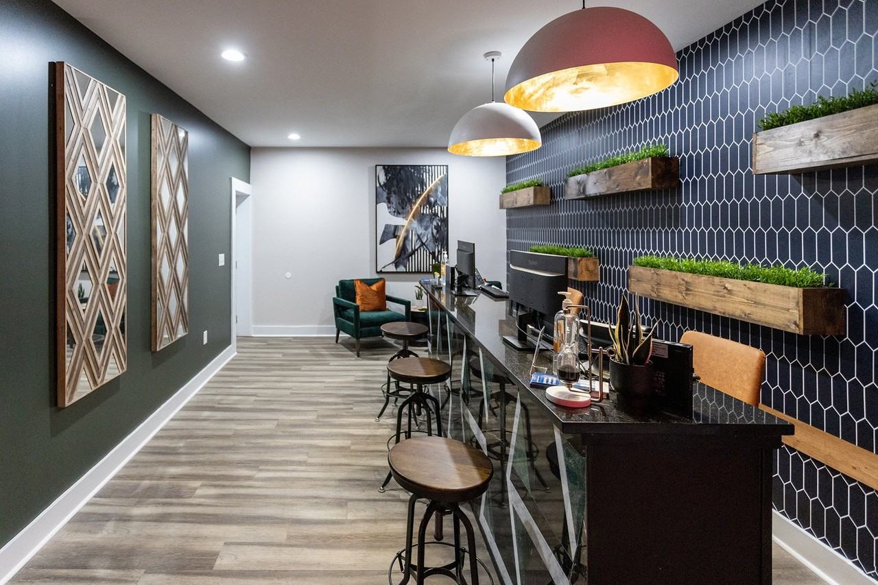 Highland Grand - Photo 2 of 21