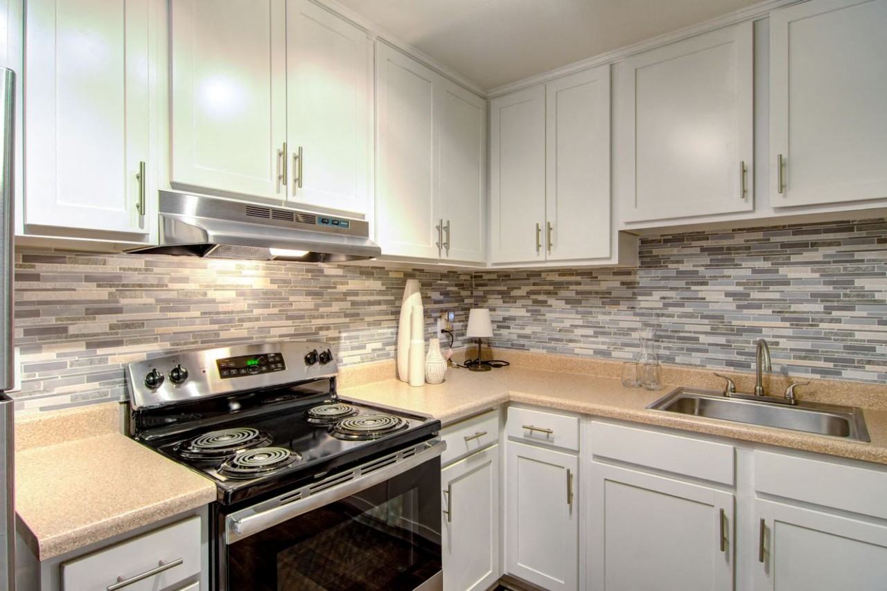 Barrington Hills Apartments - Photo 3 of 20