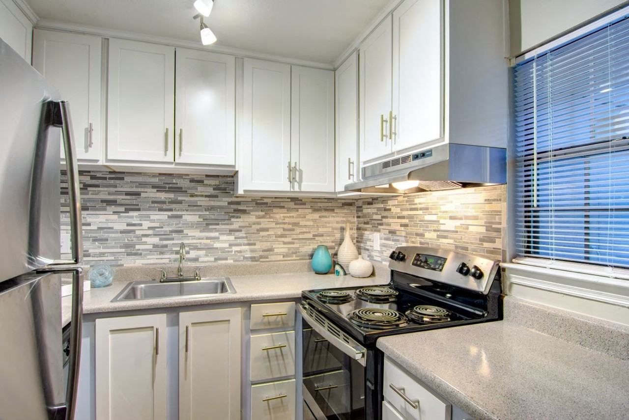 Barrington Hills Apartments - Photo 4 of 20