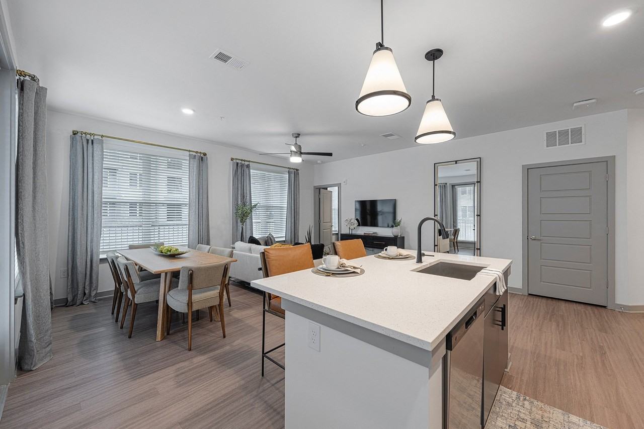 Populus Waterside Apartments - Photo 7 of 21