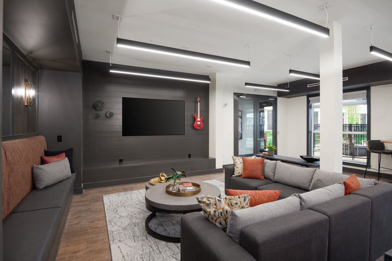 Flats at Laurel and Pine Apartments - Photo 3 of 46