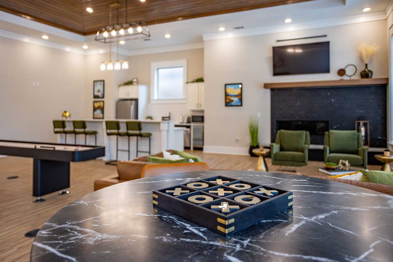 Farragut Junction Apartments - Photo 5 of 42