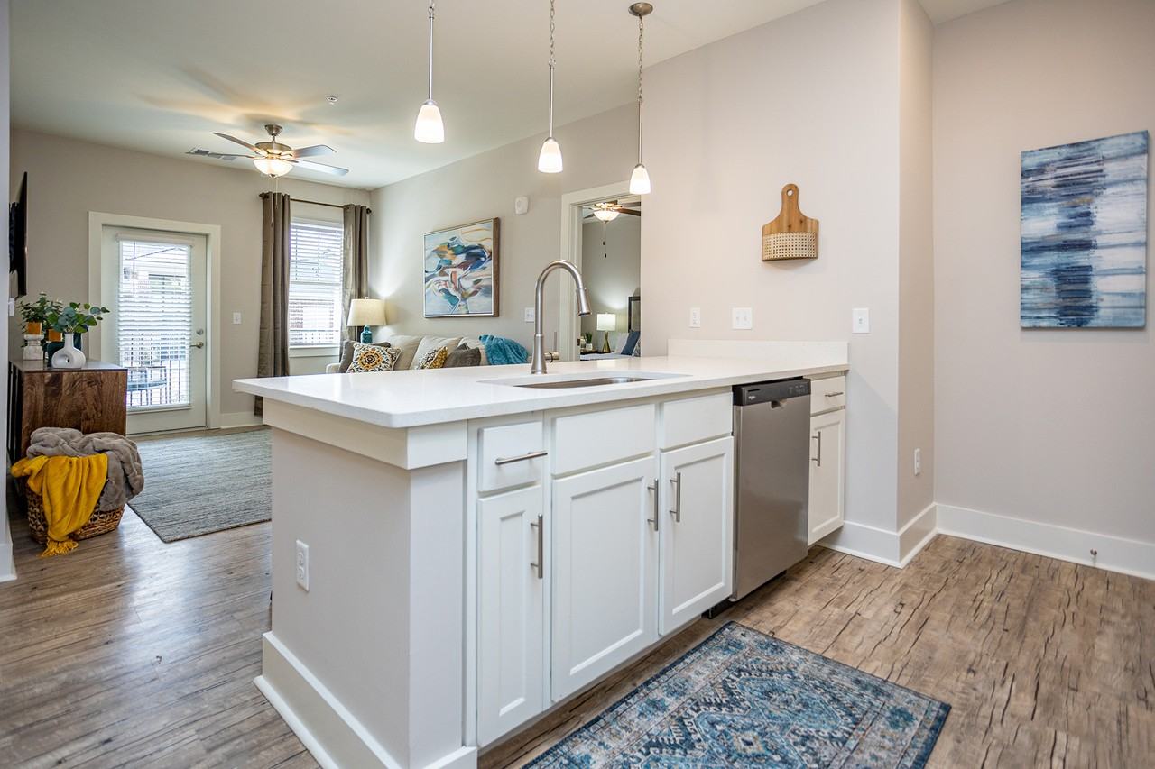 Farragut Junction Apartments - Photo 3 of 40