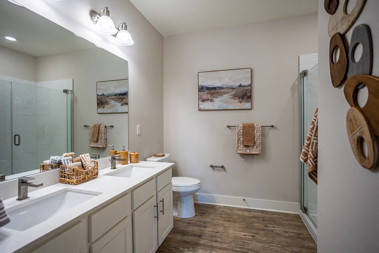 Farragut Junction Apartments - Photo 7 of 40