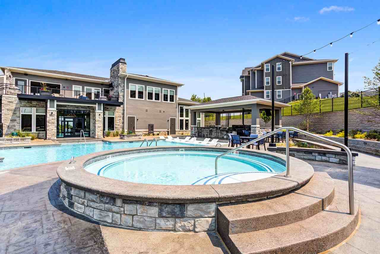 Icon at Hardin Valley II - Photo 2 of 22