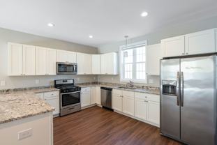 445 Admiral St - Photo 1 of 1