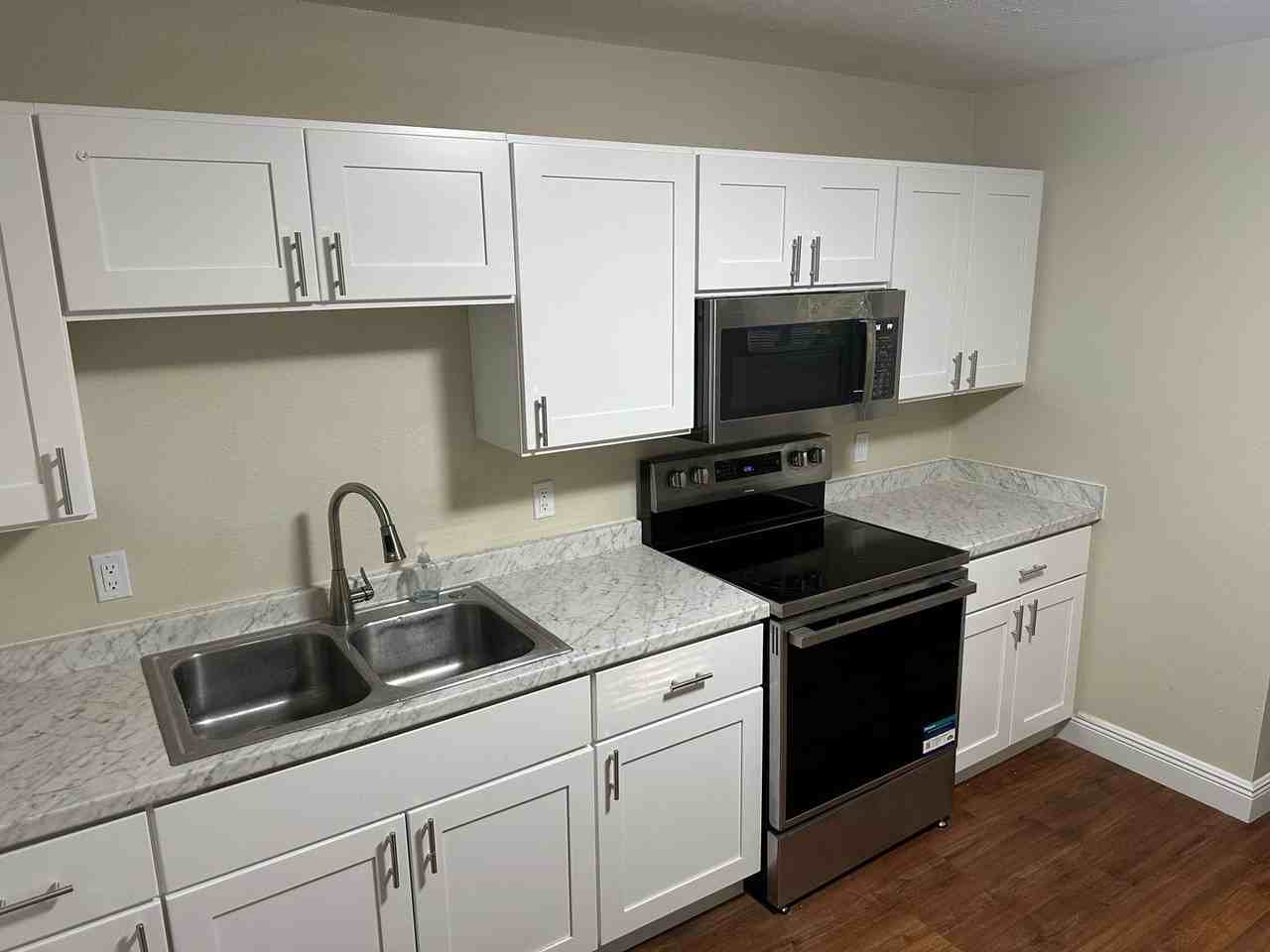 2253 Highland Ave - Photo 2 of 8
