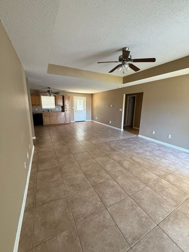 341 Lamplighter Dr - Photo 3 of 12