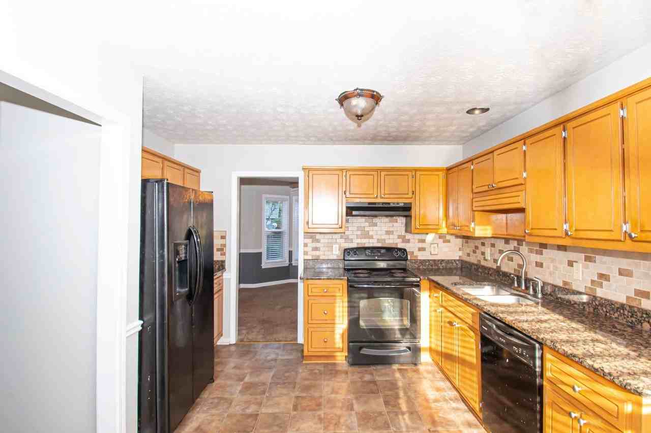 1111 Plantation Dr Se - Photo 6 of 19