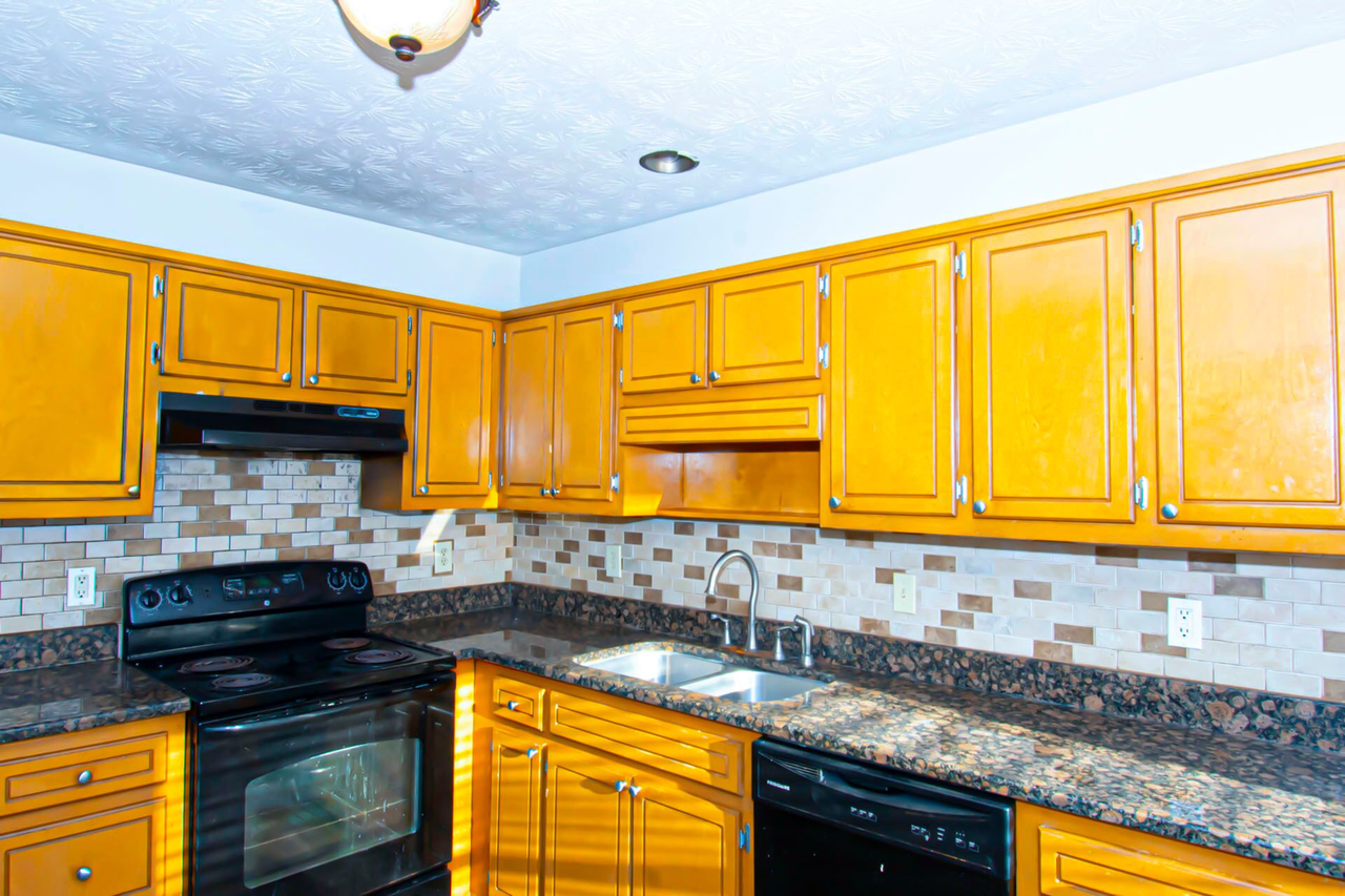 1111 Plantation Dr Se - Photo 5 of 19