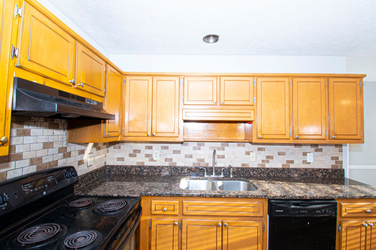 1111 Plantation Dr Se - Photo 7 of 19