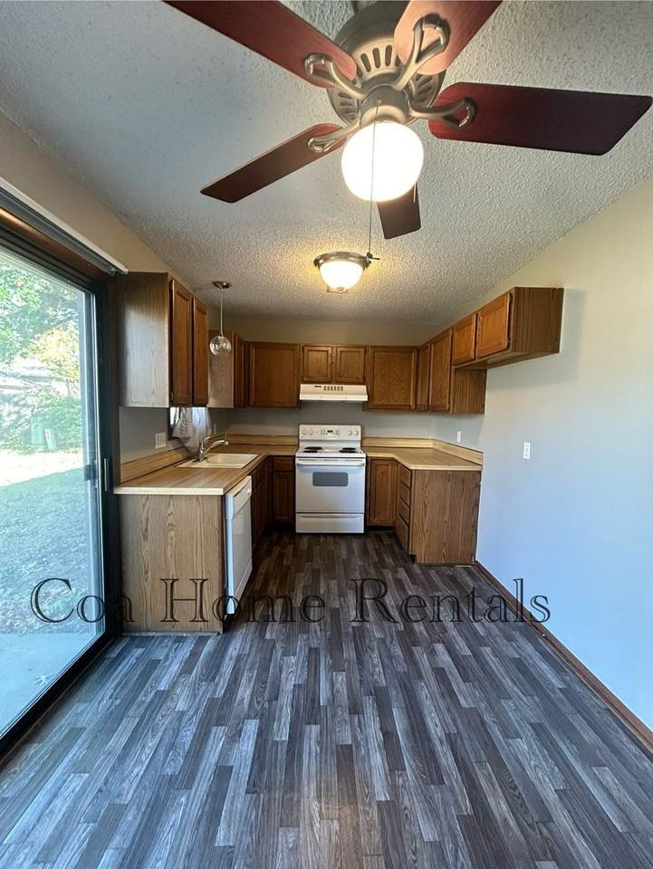 900 E Kay St - Photo 3 of 7