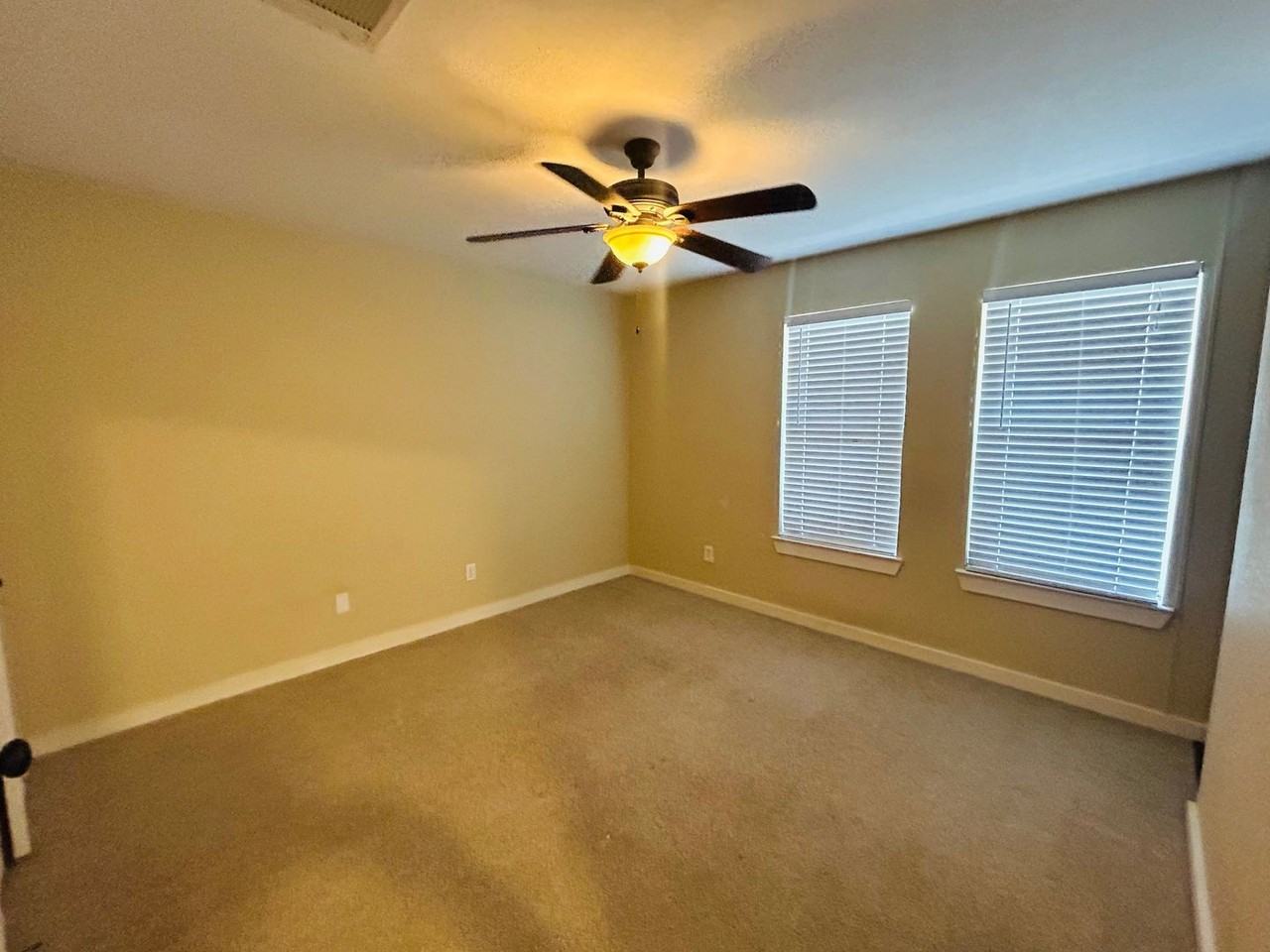 1303 Speight Ave - Photo 7 of 16