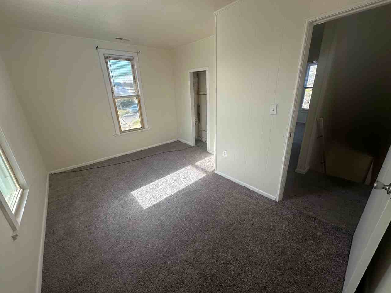 243 W Pine St - Photo 7 of 14