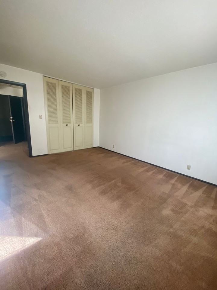 791 Russell Rd - Photo 2 of 14