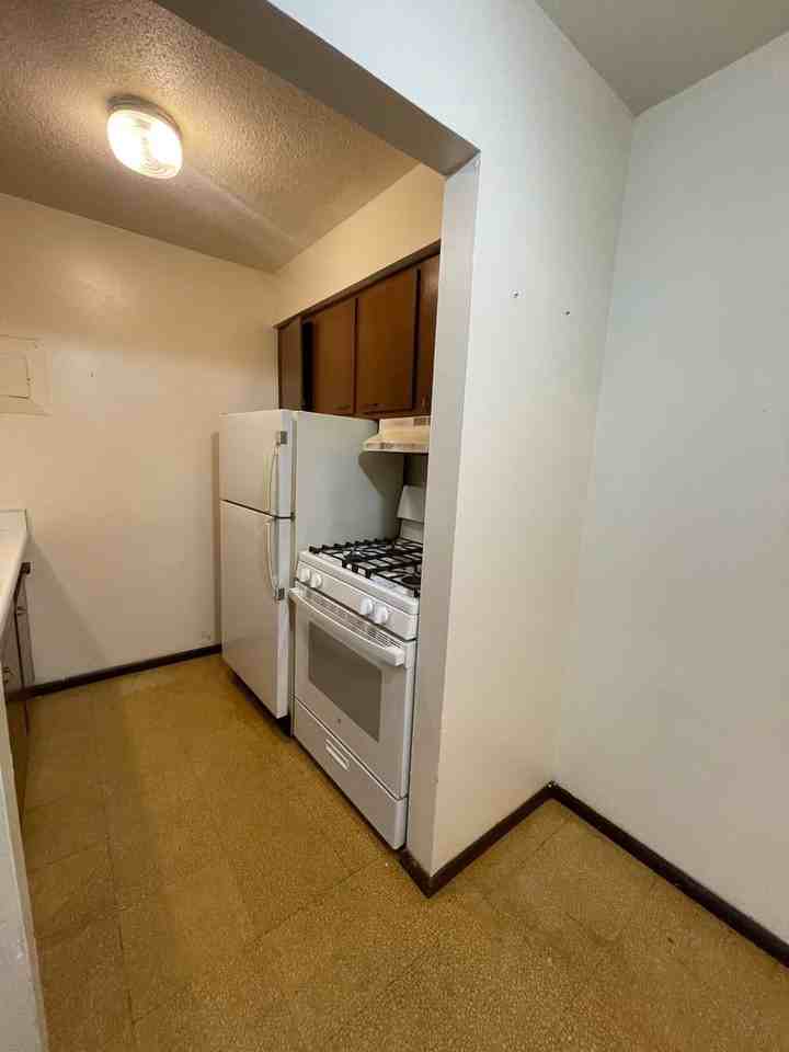 791 Russell Rd - Photo 5 of 14