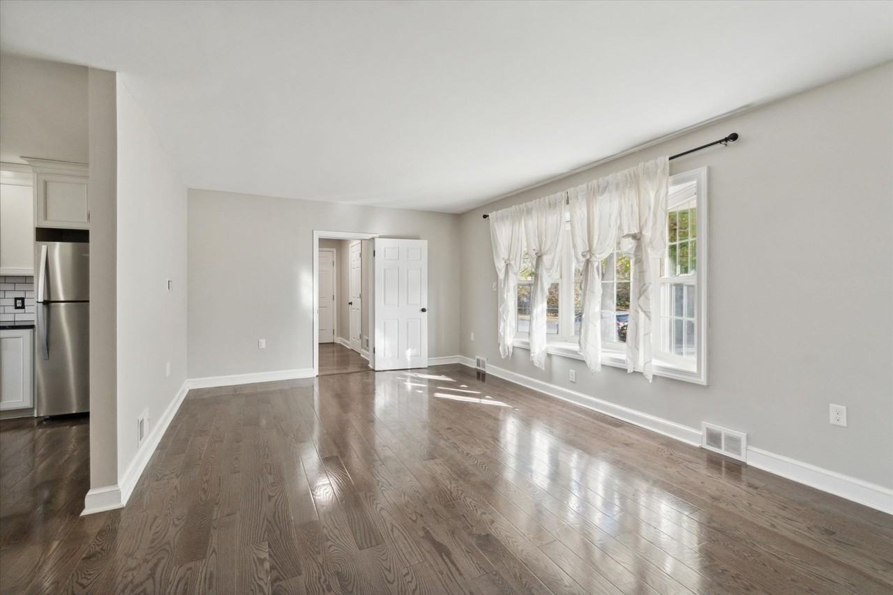 121 Bette Rd - Photo 2 of 25