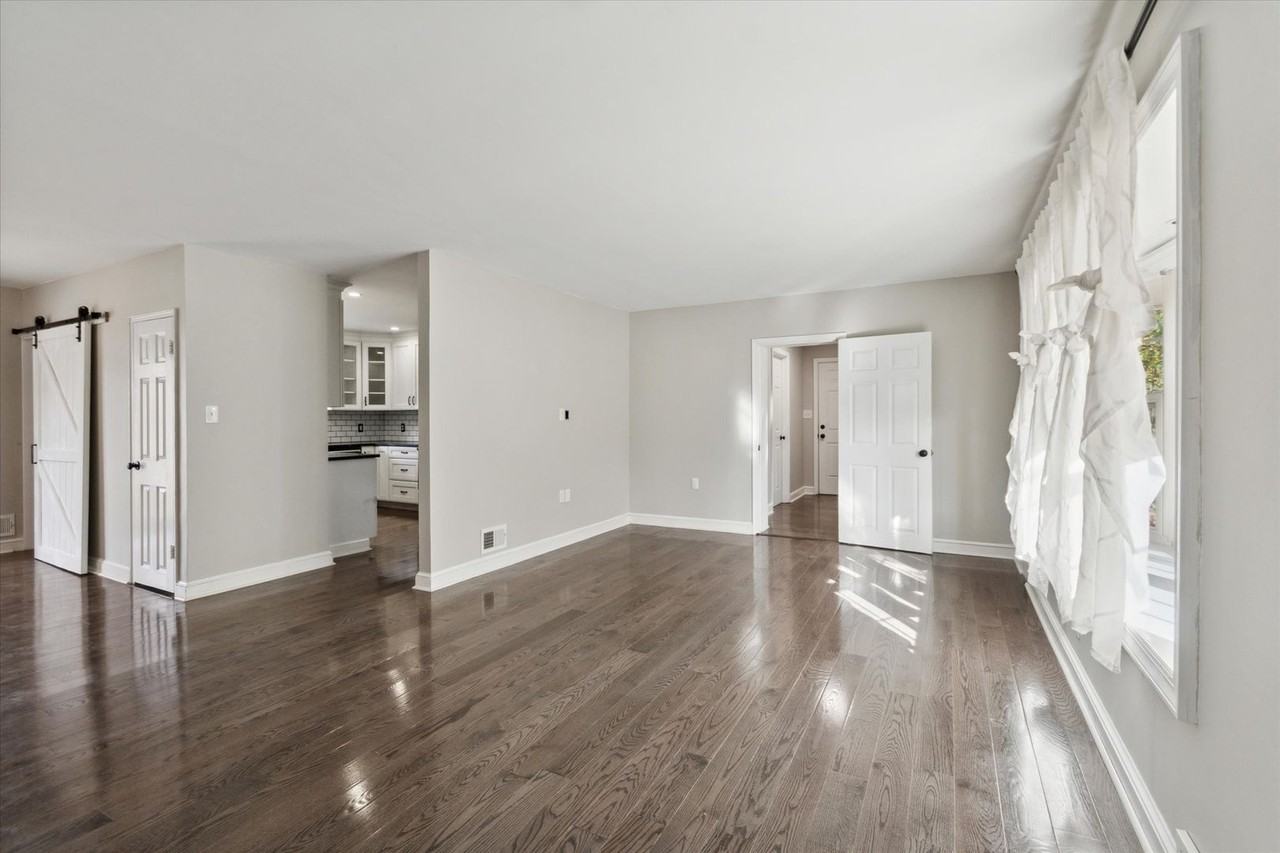 121 Bette Rd - Photo 3 of 25