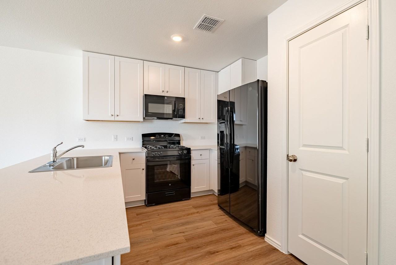 2509 Willkomen Way - Photo 5 of 23