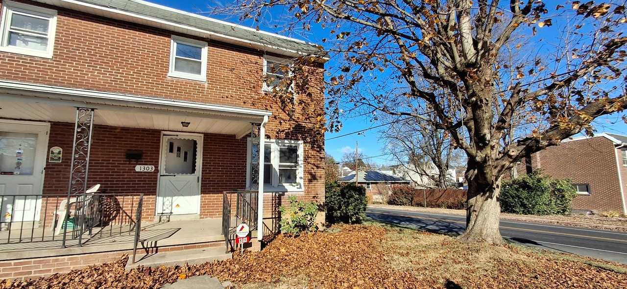 1303 Fremont St - Photo 2 of 27