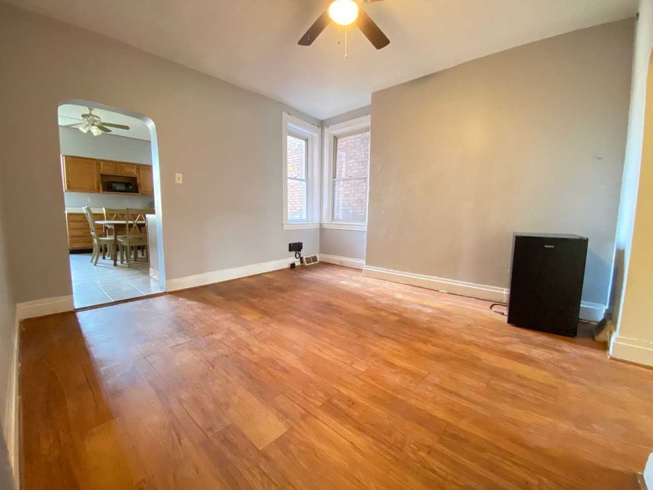 3318 Dawson St - Photo 4 of 25