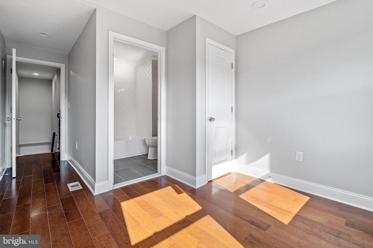 823 N Bradford St - Photo 4 of 27