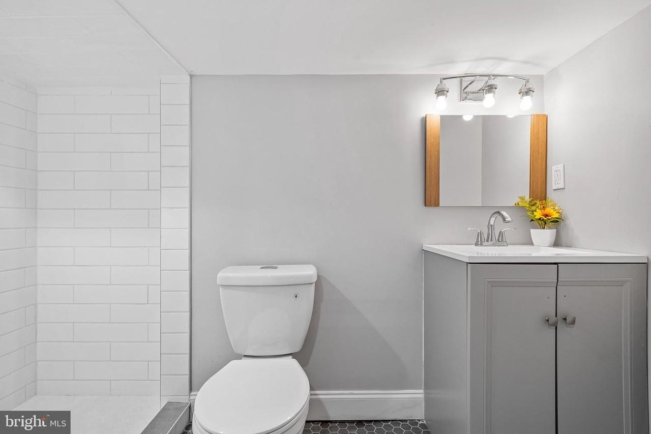 823 N Bradford St - Photo 5 of 27