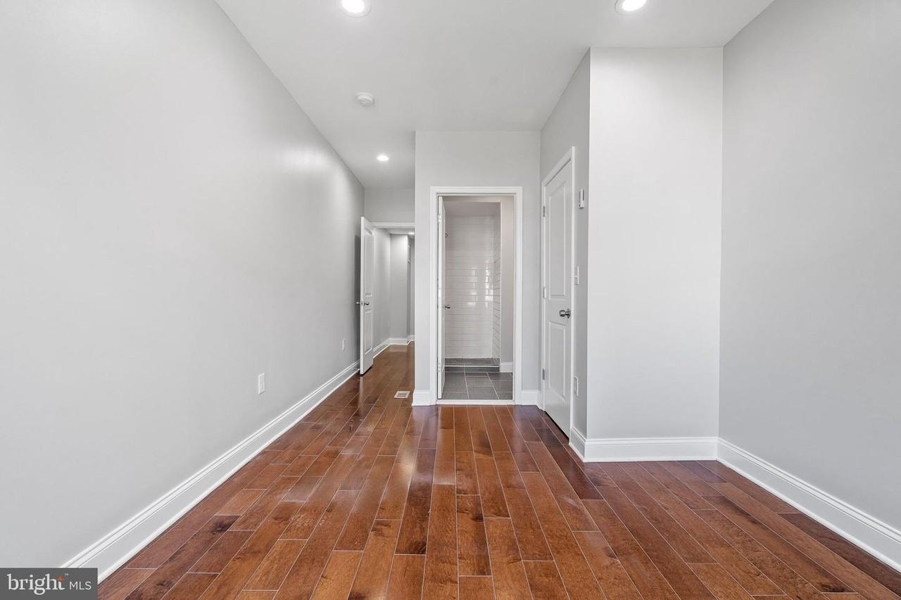 823 N Bradford St - Photo 2 of 27