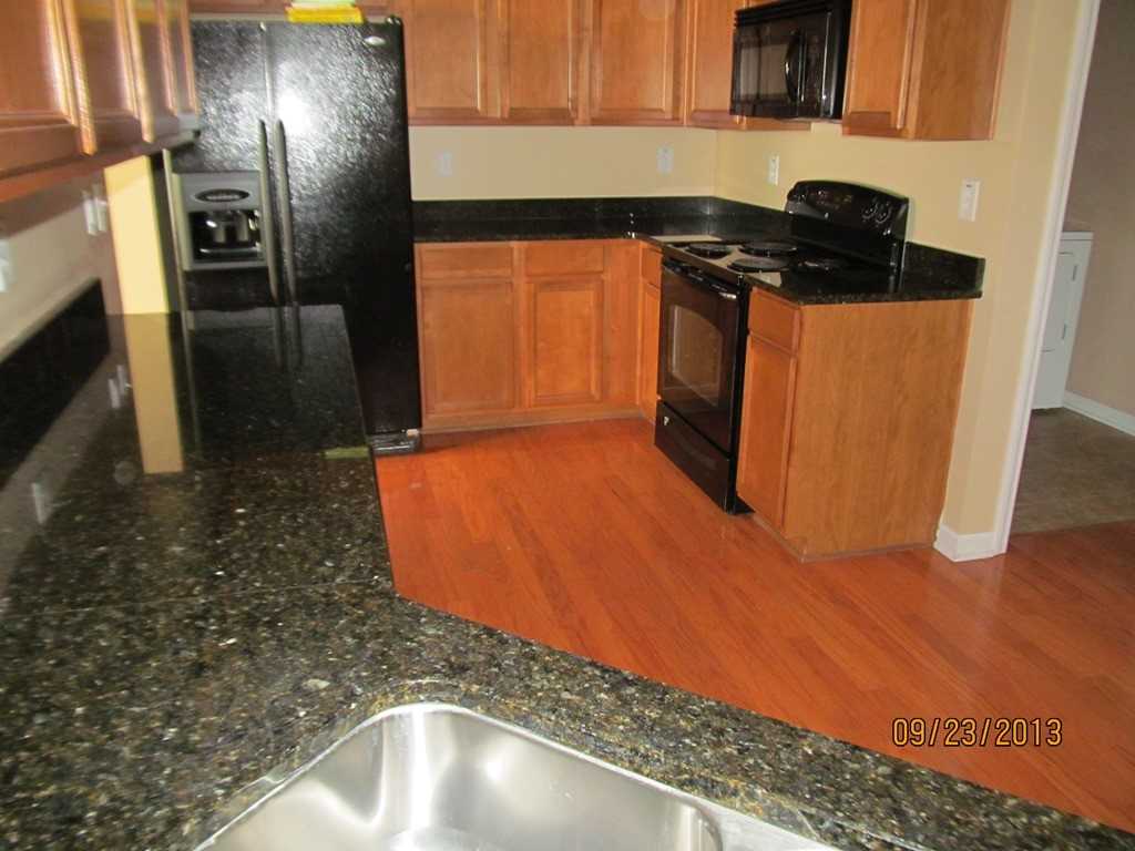 329 Oakview Way - Photo 3 of 18