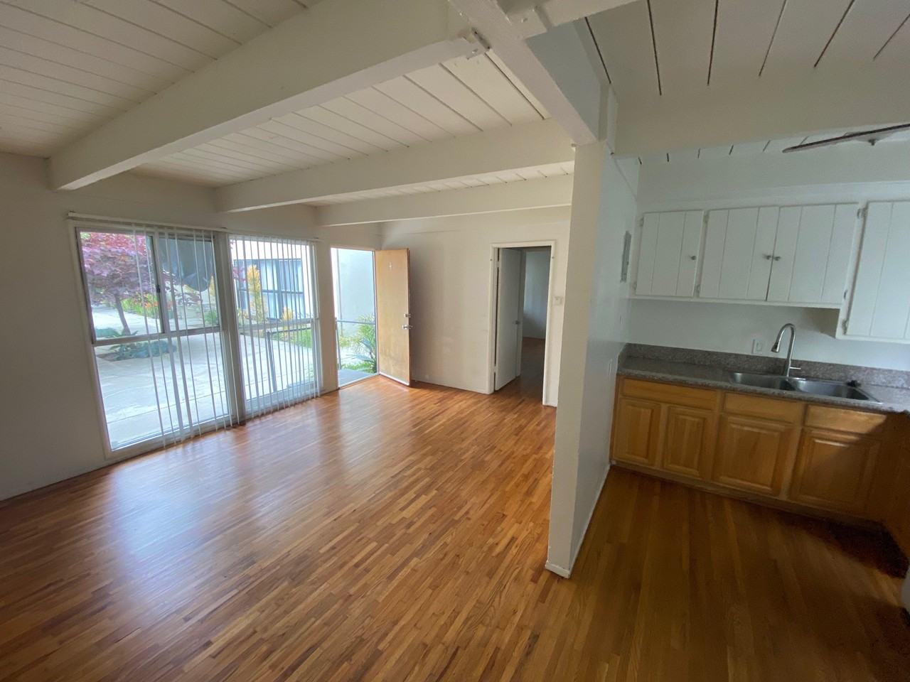 5465 San Vicente Blvd #5465 - Photo 2 of 7