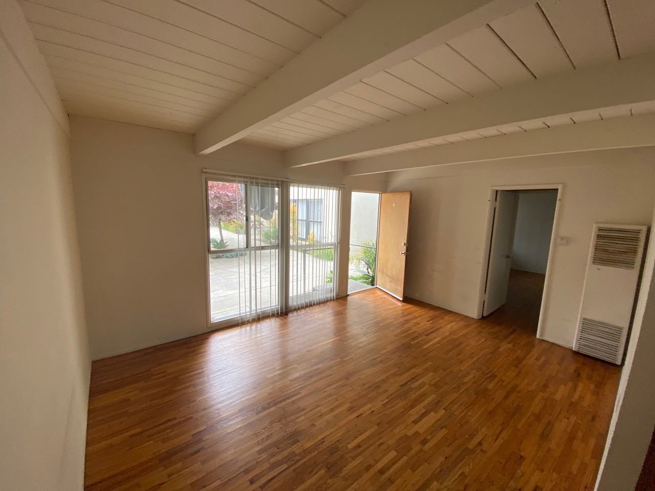 5465 San Vicente Blvd #5465 - Photo 3 of 7