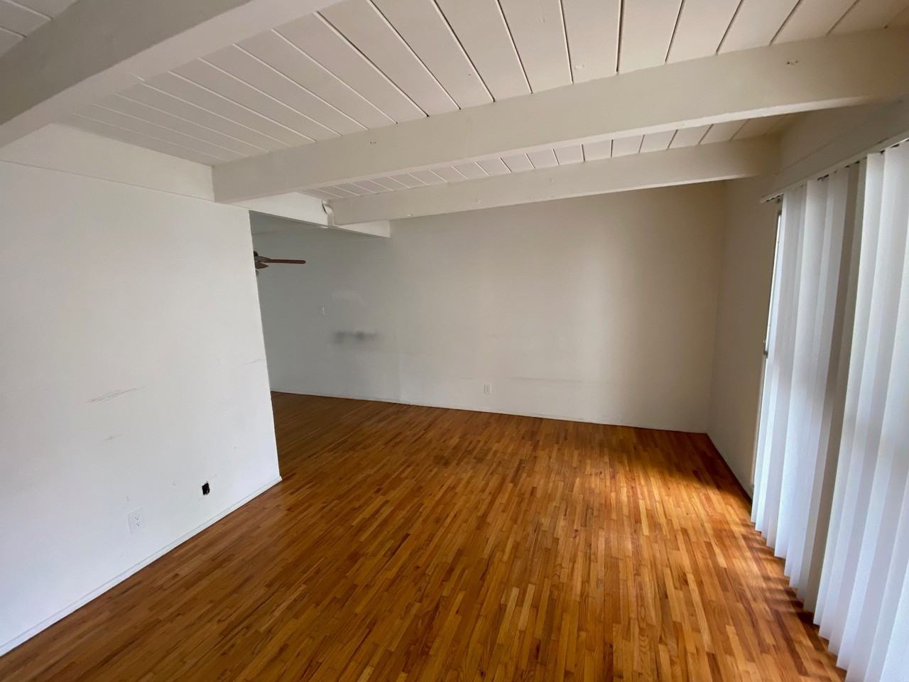 5465 San Vicente Blvd #5465 - Photo 4 of 7