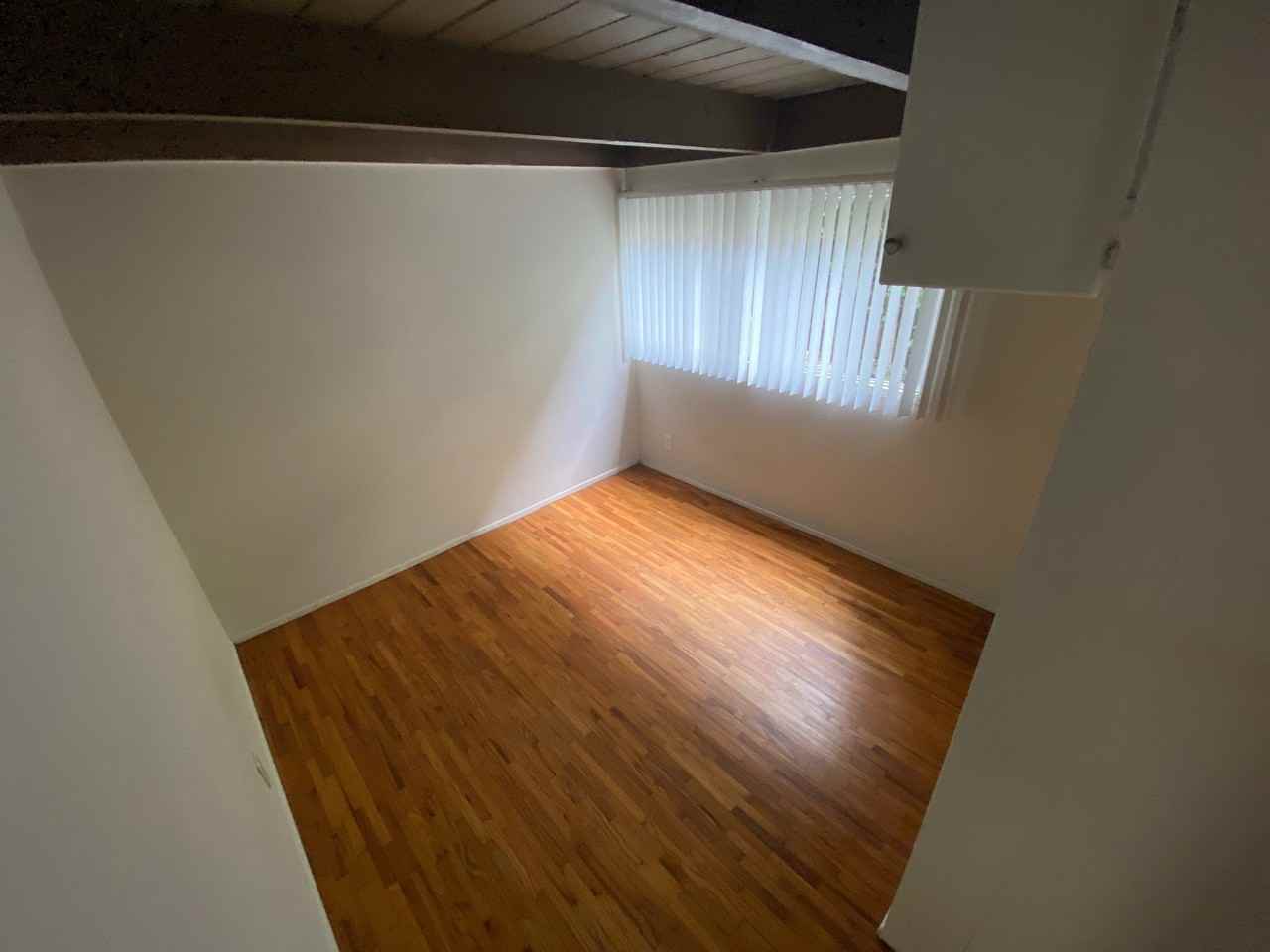 5465 San Vicente Blvd #5465 - Photo 6 of 7