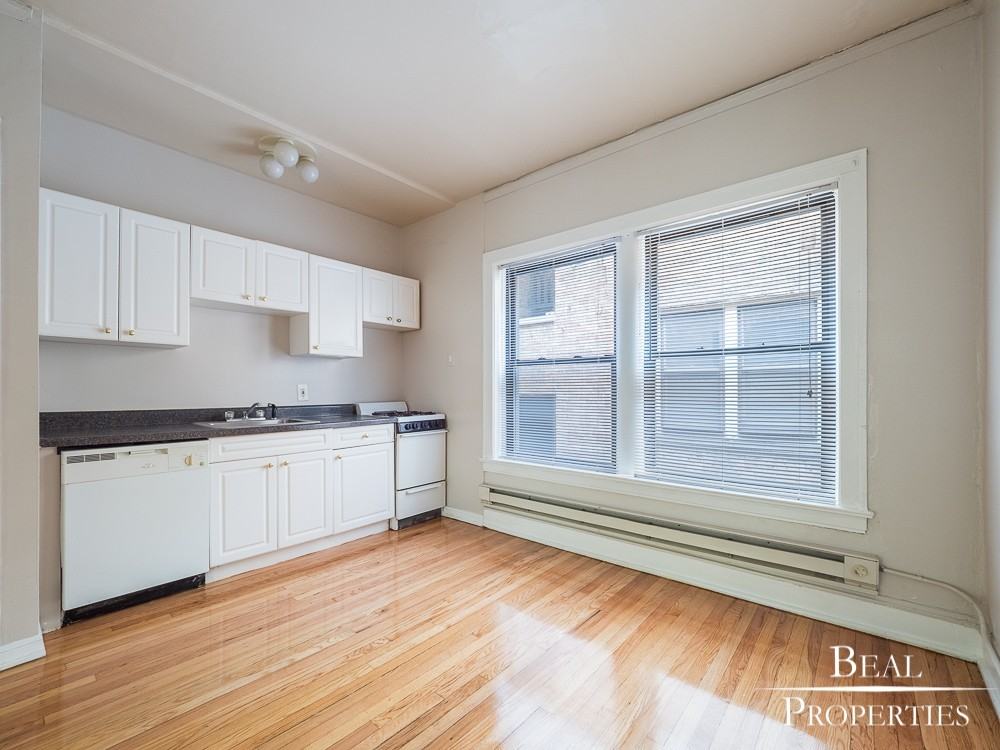 1031 Dempster St - Photo 2 of 8