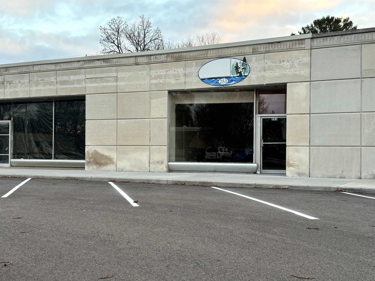 251 Market Ave - Photo 3 of 10