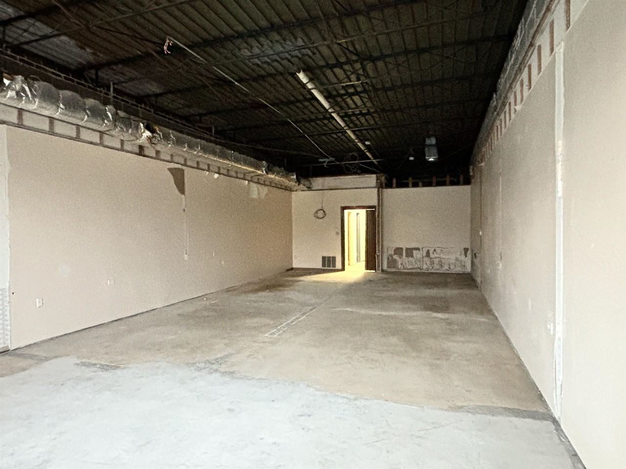 251 Market Ave - Photo 5 of 10