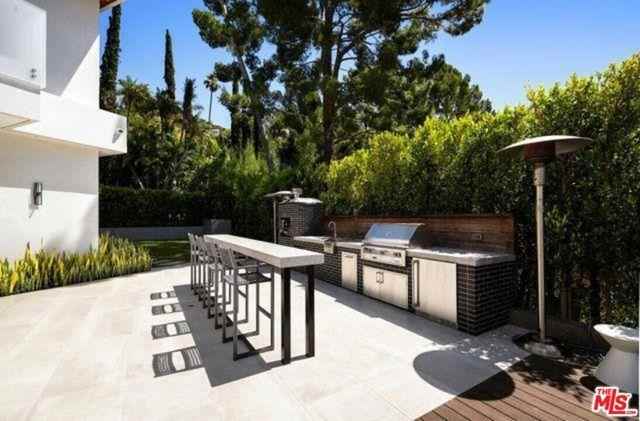 1672 Clear View Dr - Photo 2 of 8